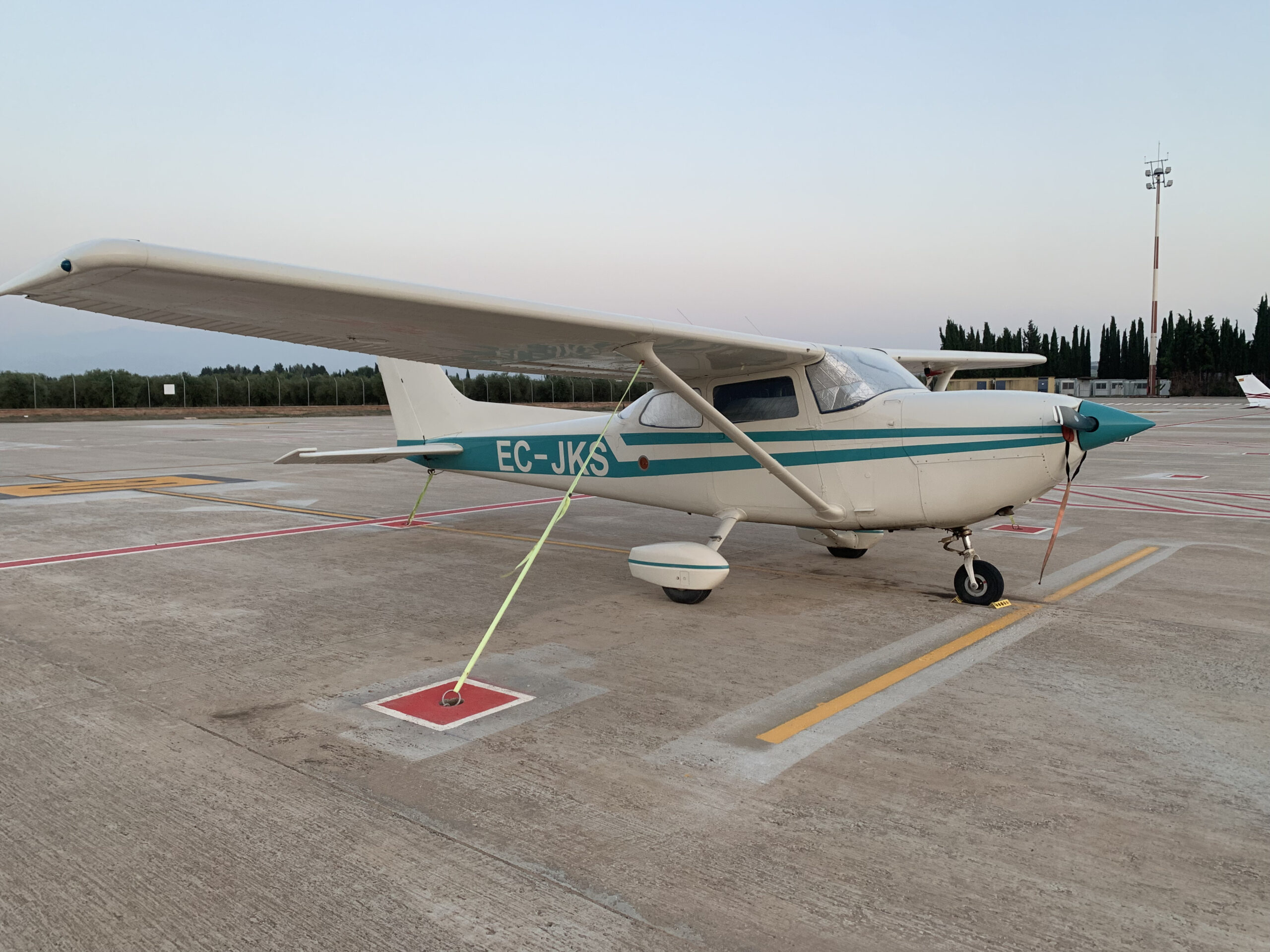 Cessna Reims Time Building Contacto escuela de vuelo en Granada