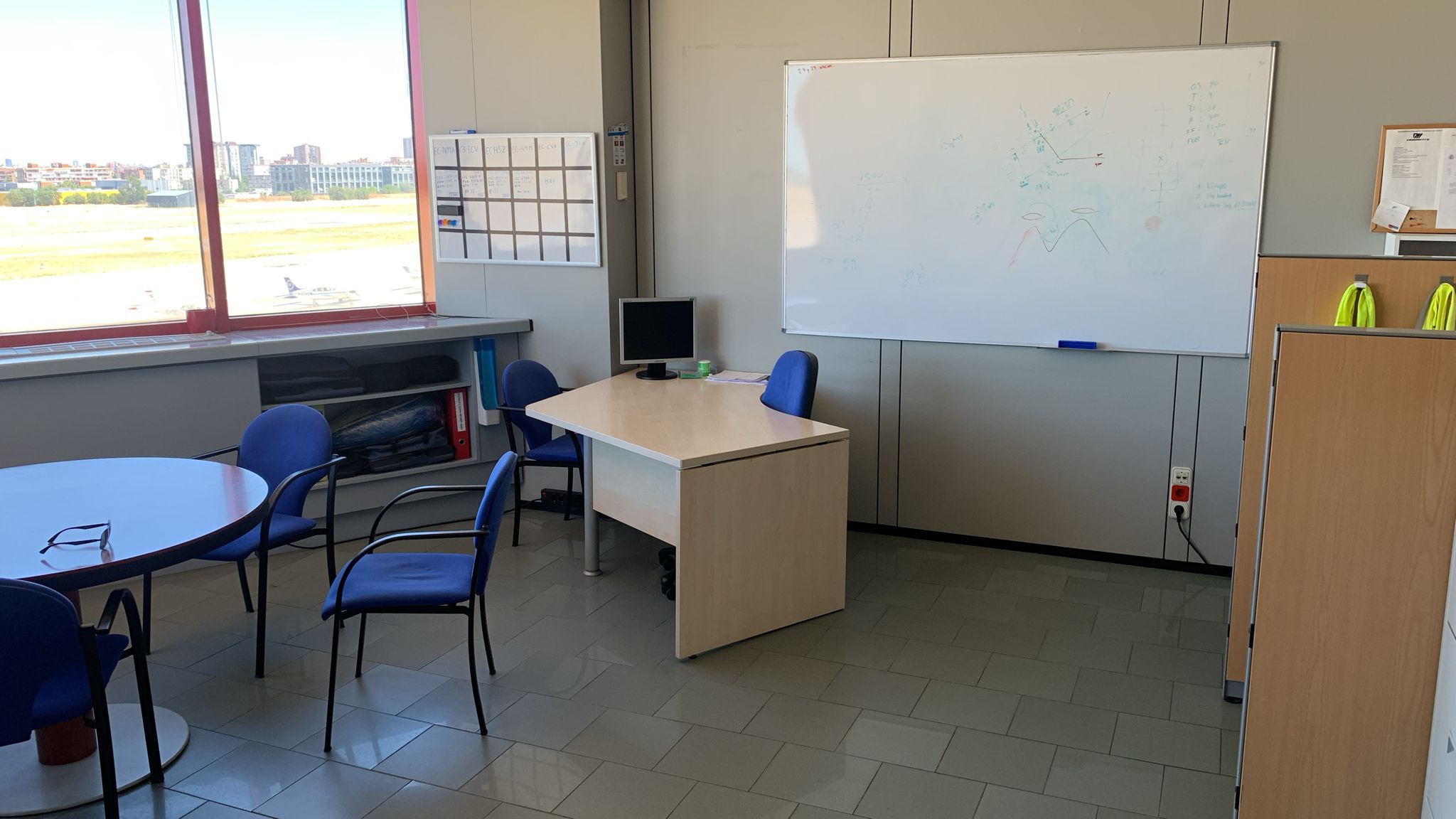 Instalaciones Maerospacefly LECU Aviación Granada curso PPL